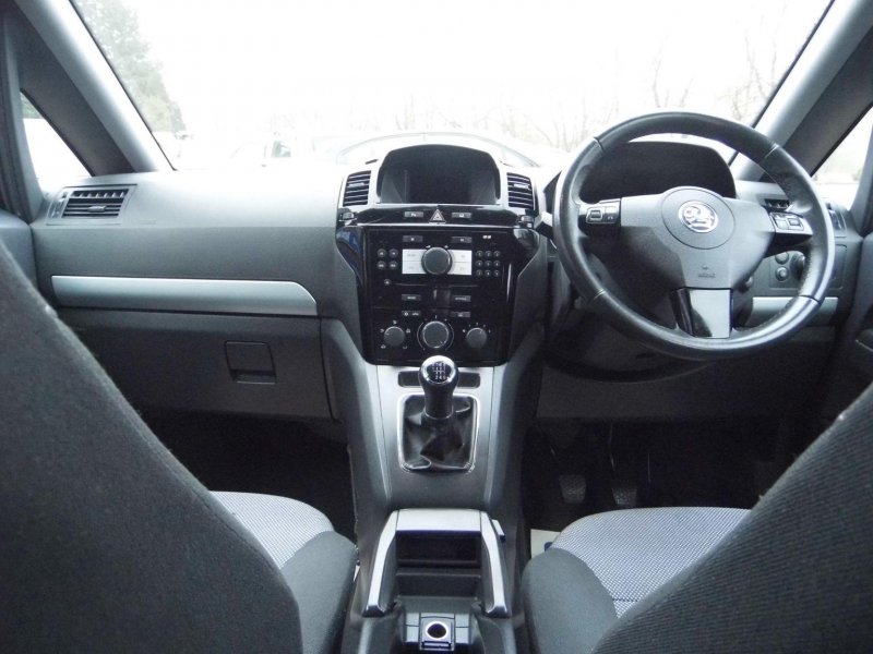 VAUXHALL ZAFIRA 1.7 CDTi ecoFLEX Exclusiv Euro 5 5dr 2011