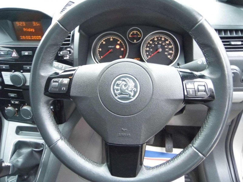 VAUXHALL ZAFIRA 1.7 CDTi ecoFLEX Exclusiv Euro 5 5dr 2011