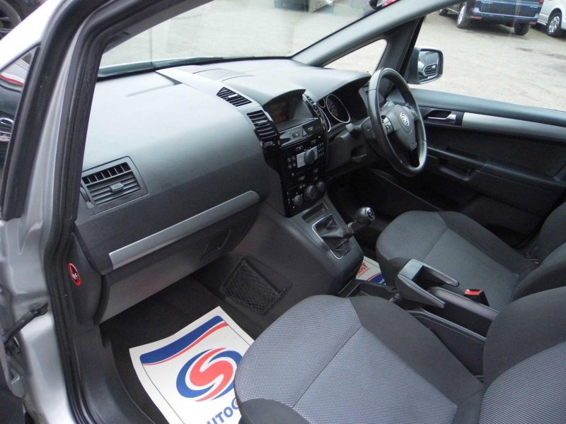 VAUXHALL ZAFIRA 1.7 CDTi ecoFLEX Exclusiv Euro 5 5dr 2011