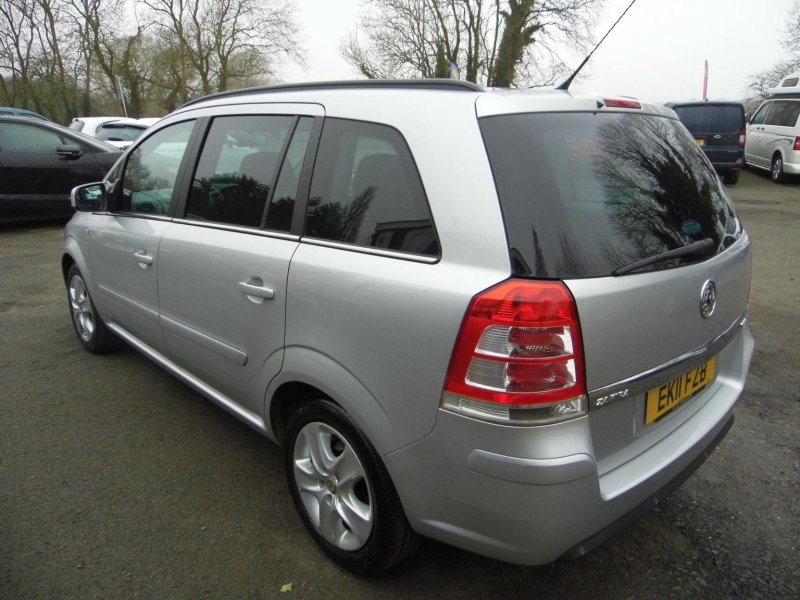 VAUXHALL ZAFIRA 1.7 CDTi ecoFLEX Exclusiv Euro 5 5dr 2011