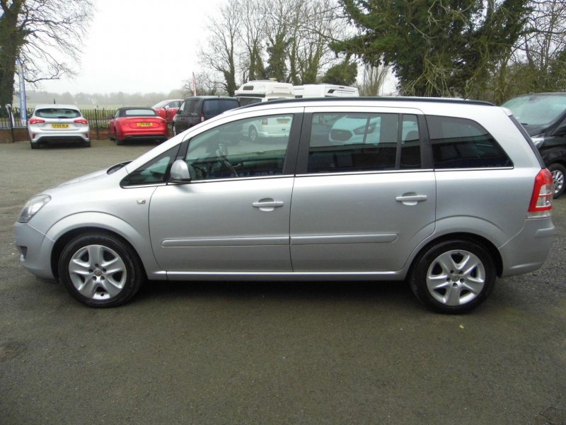 VAUXHALL ZAFIRA 1.7 CDTi ecoFLEX Exclusiv Euro 5 5dr 2011
