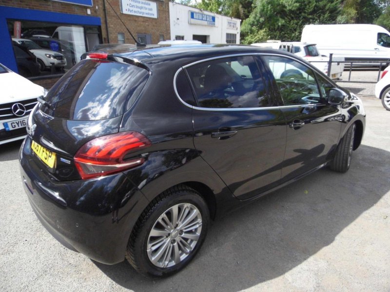 PEUGEOT 208 1.2 PureTech Allure Euro 6 5dr 2017