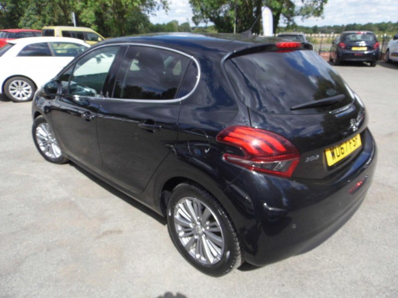 PEUGEOT 208 1.2 PureTech Allure Euro 6 5dr 2017